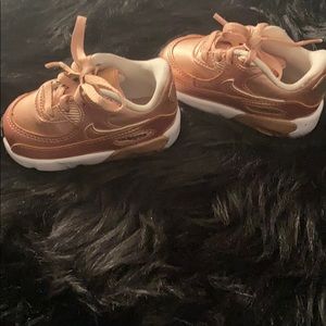 Baby Gold rose Nike air max